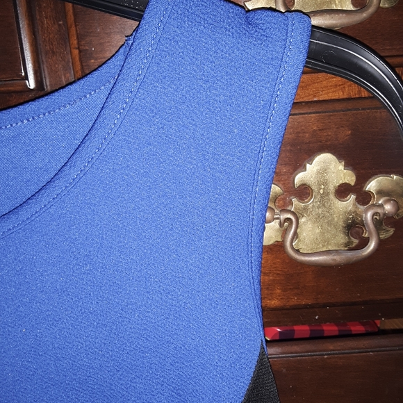 Womans plus size peek hole back top - Picture 3 of 5